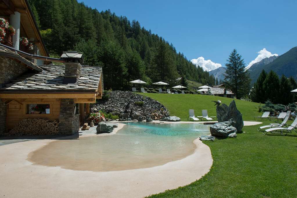 Eco Wellness Hotel Notre Maison Cogne Exterior foto