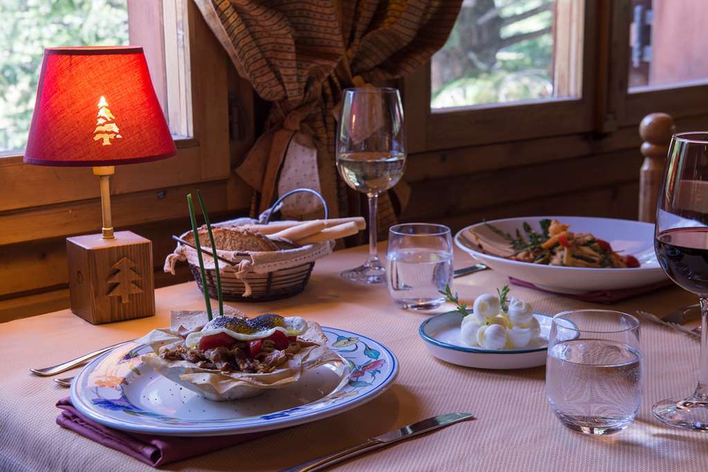 Eco Wellness Hotel Notre Maison Cogne Restaurante foto